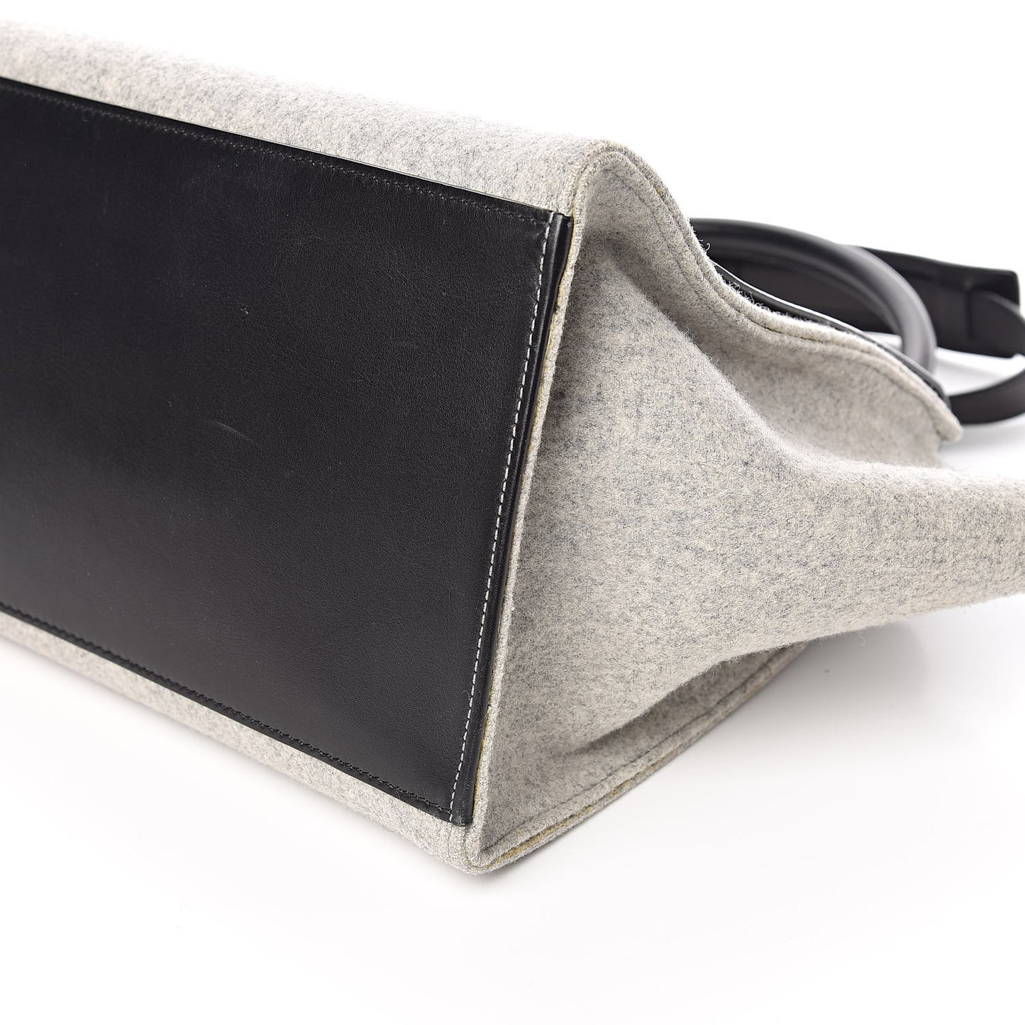 Felt Smooth Calfskin Medium Trapeze Pearl Grey