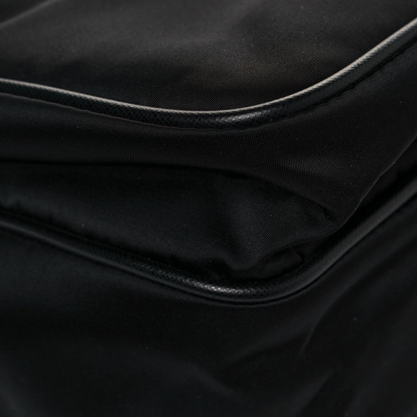 Tessuto Nylon Saffiano Logo Messenger Bag Black