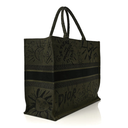 Christian Dior Canvas Embroidered Graffiti Book Tote Vert 3 of 11