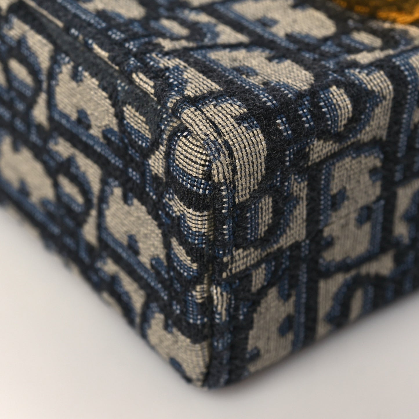 Oblique 30 Montaigne Box Bag Blue