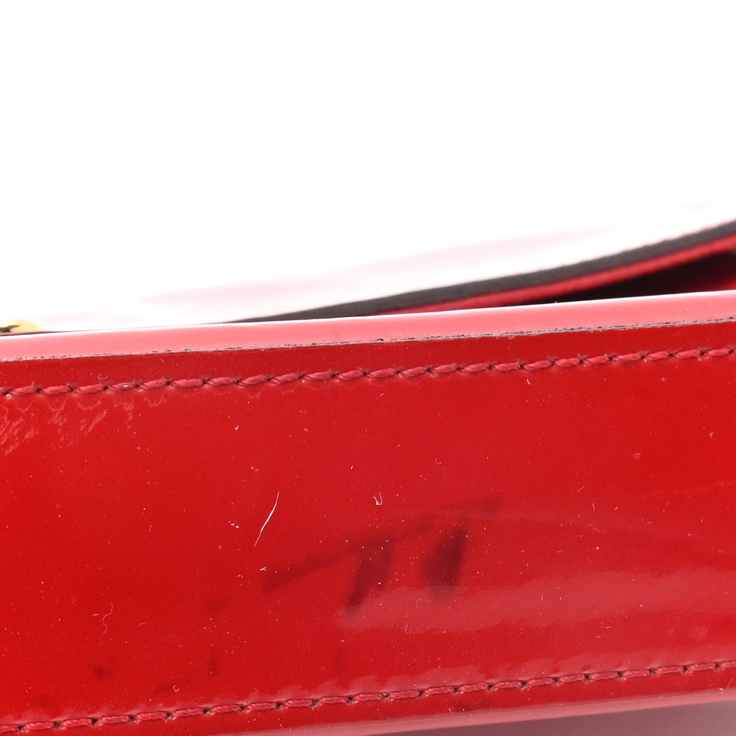 Vernis Felicie Pochette Chain Wallet Cherry