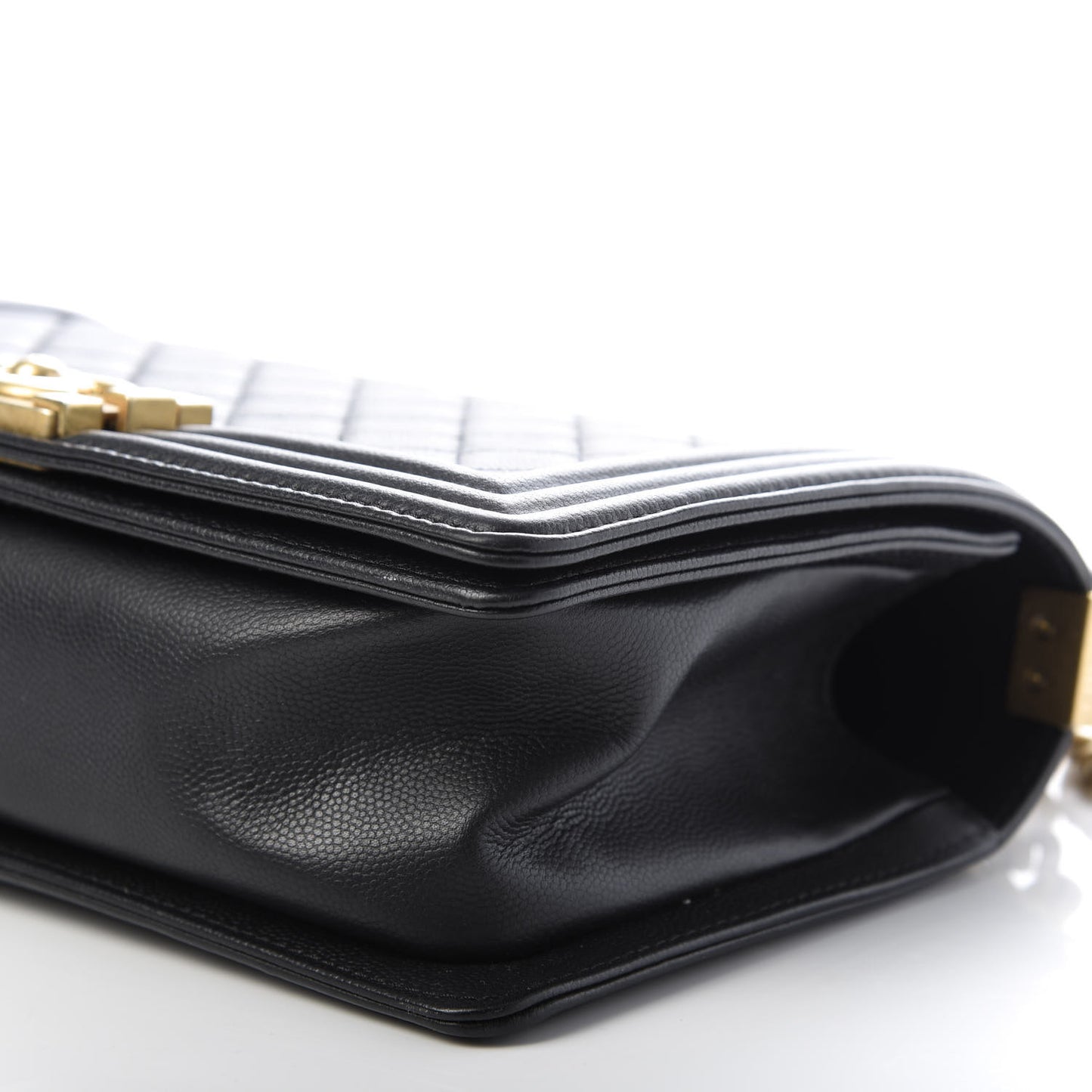 Caviar Quilted Medium Boy Flap Black