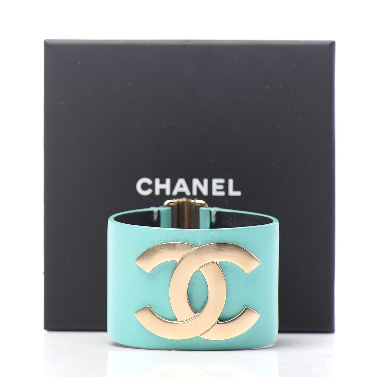 Calfskin CC Wide Cuff M Light Green