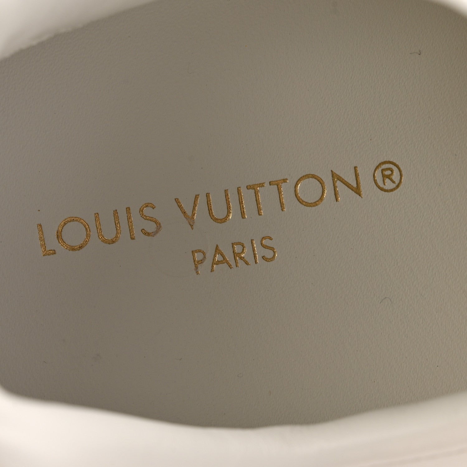 Louis Vuitton Calfskin Damier Azur Run Away Sneakers 39 White 7 of 9