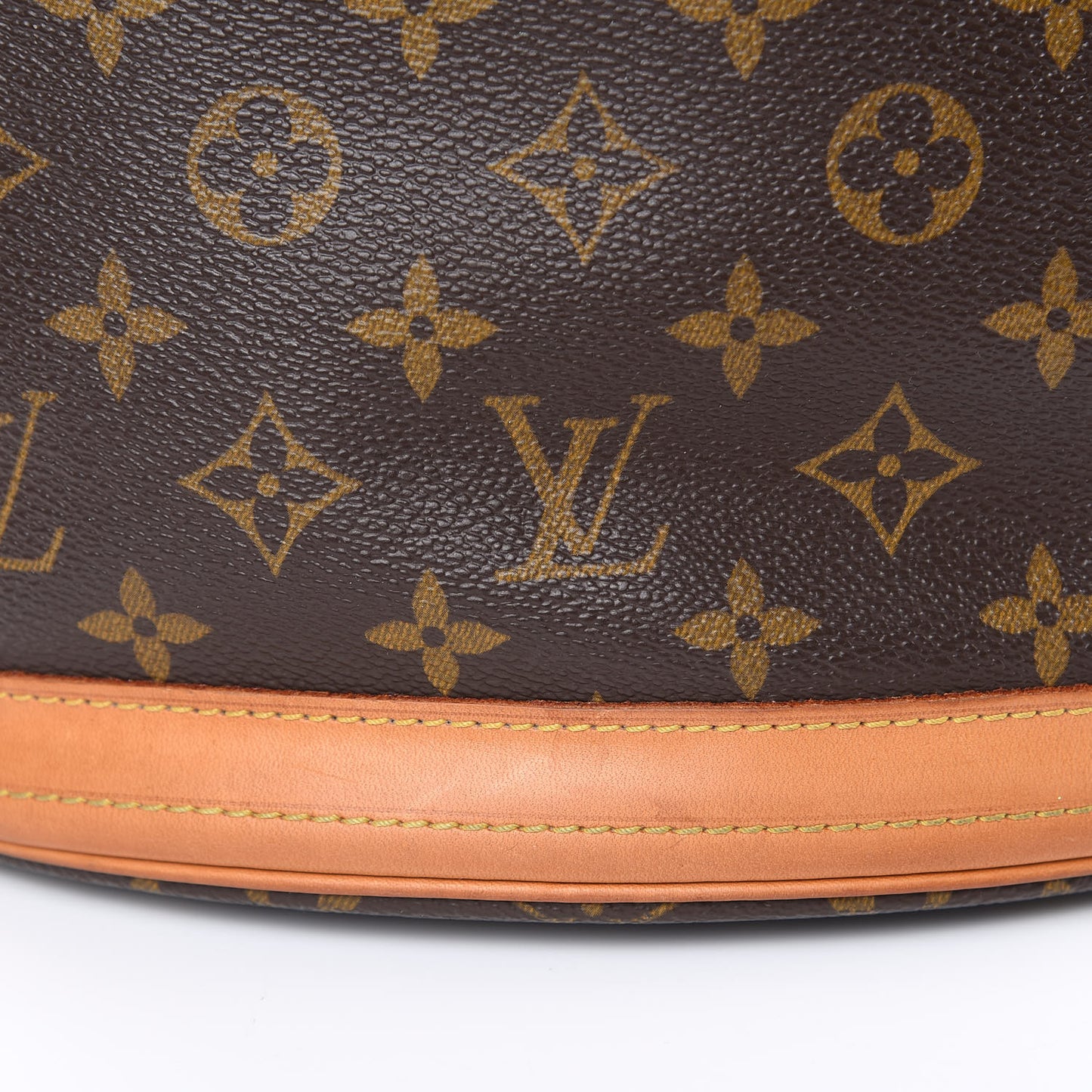 Monogram Petit Bucket 23