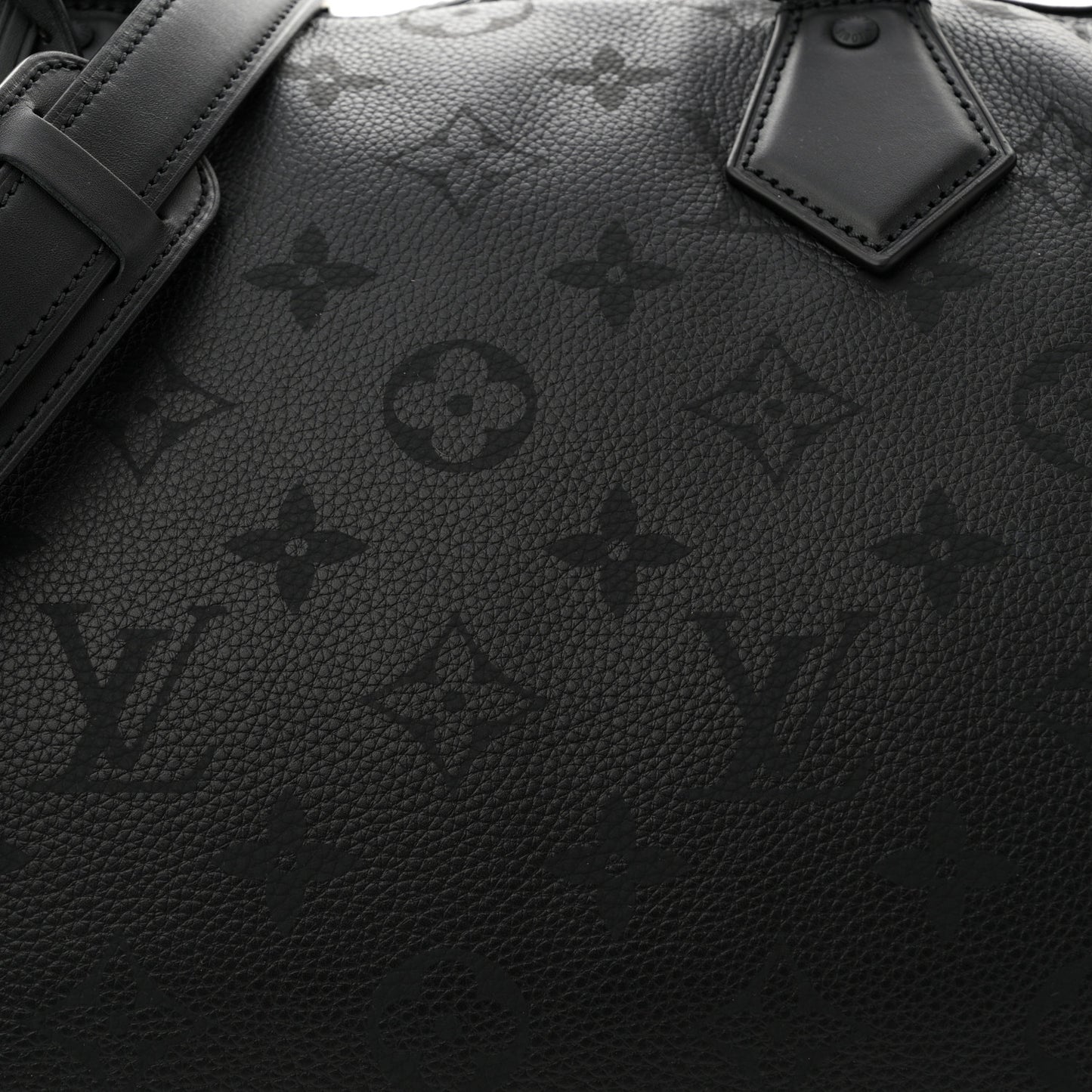 Calfskin Monogram Speedy P9 Bandouliere 40 Ultra Black