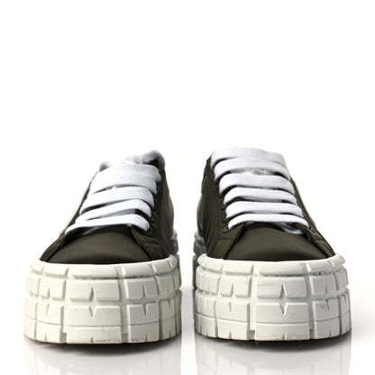 Prada Re-Nylon Gabardine Triangle Logo Double Wheel 50mm Sneakers 39 Militare 2 of 7