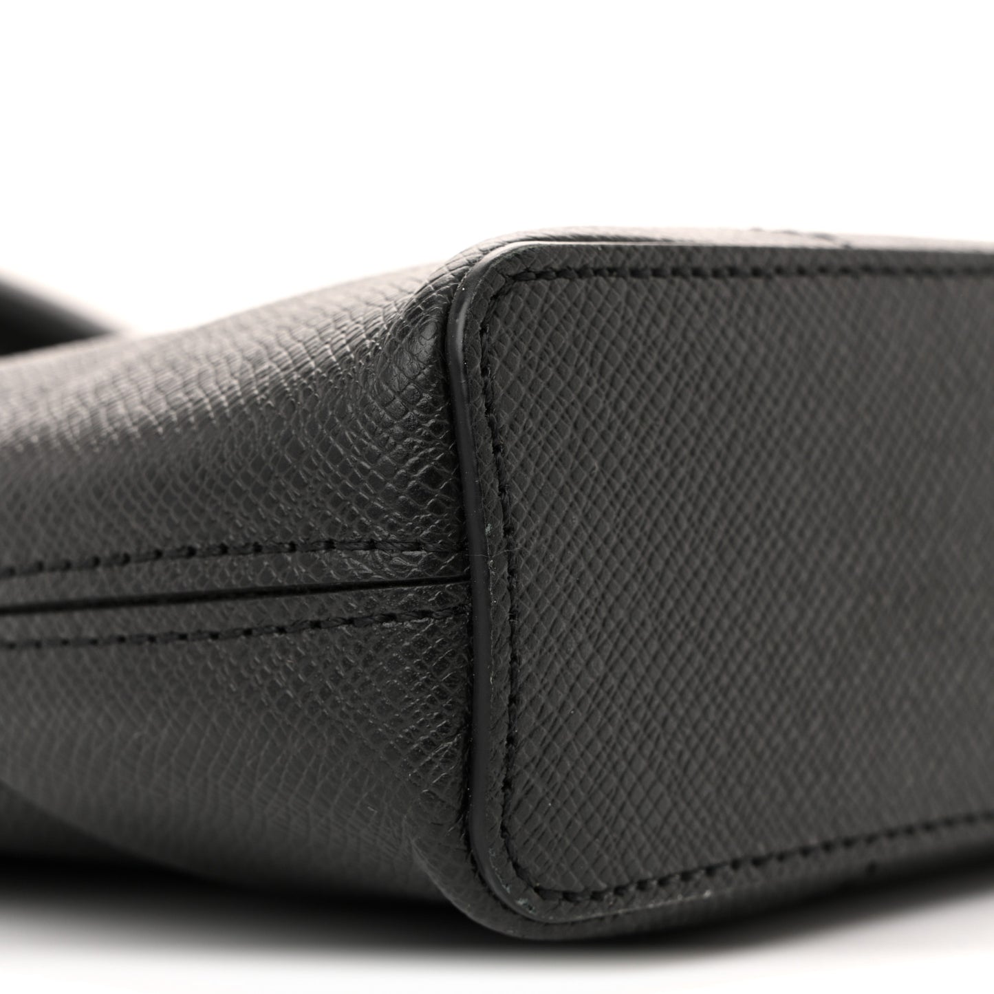 Taiga Slim Briefcase Black