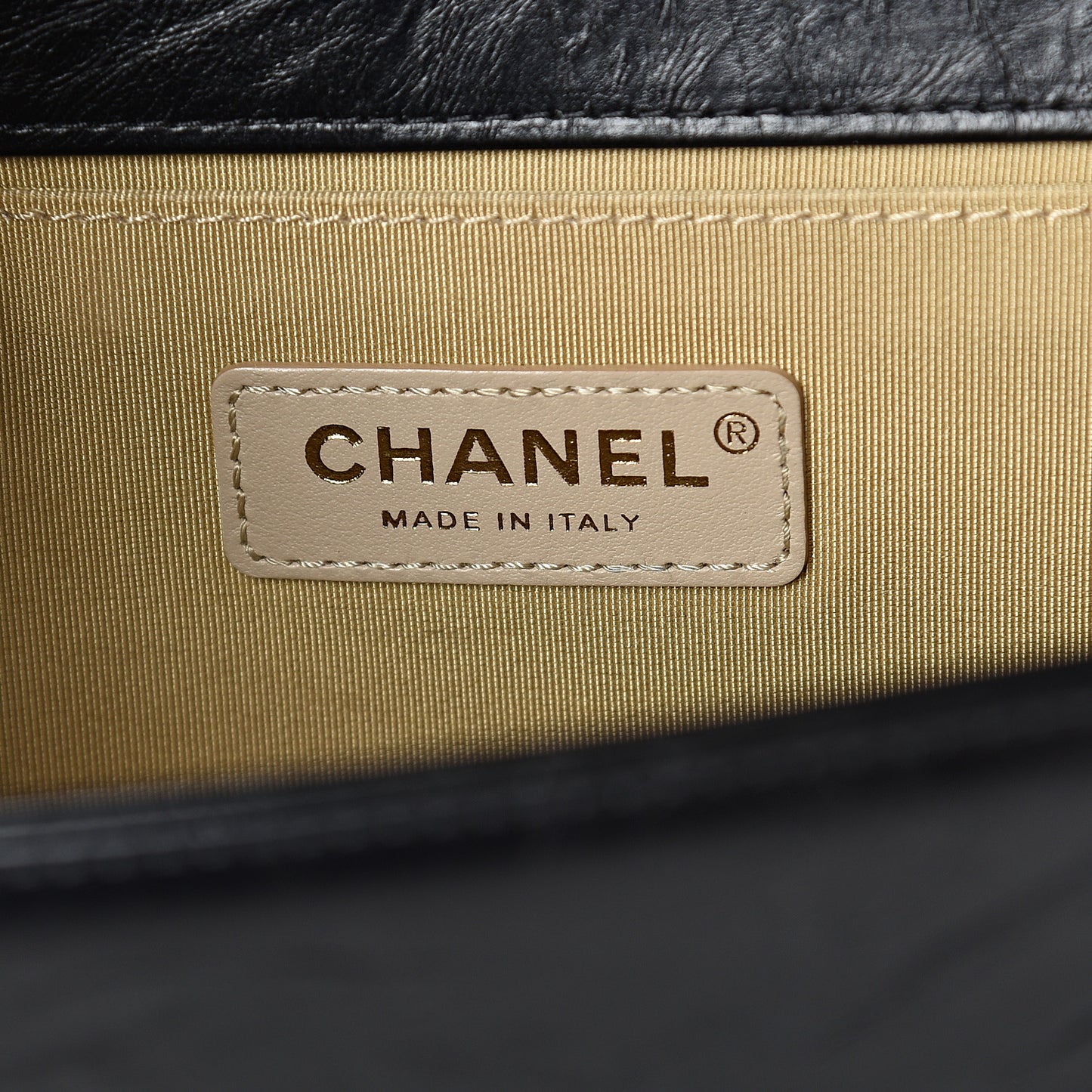 Crumpled Calfskin Chevron Chain Medium Boy Flap Black
