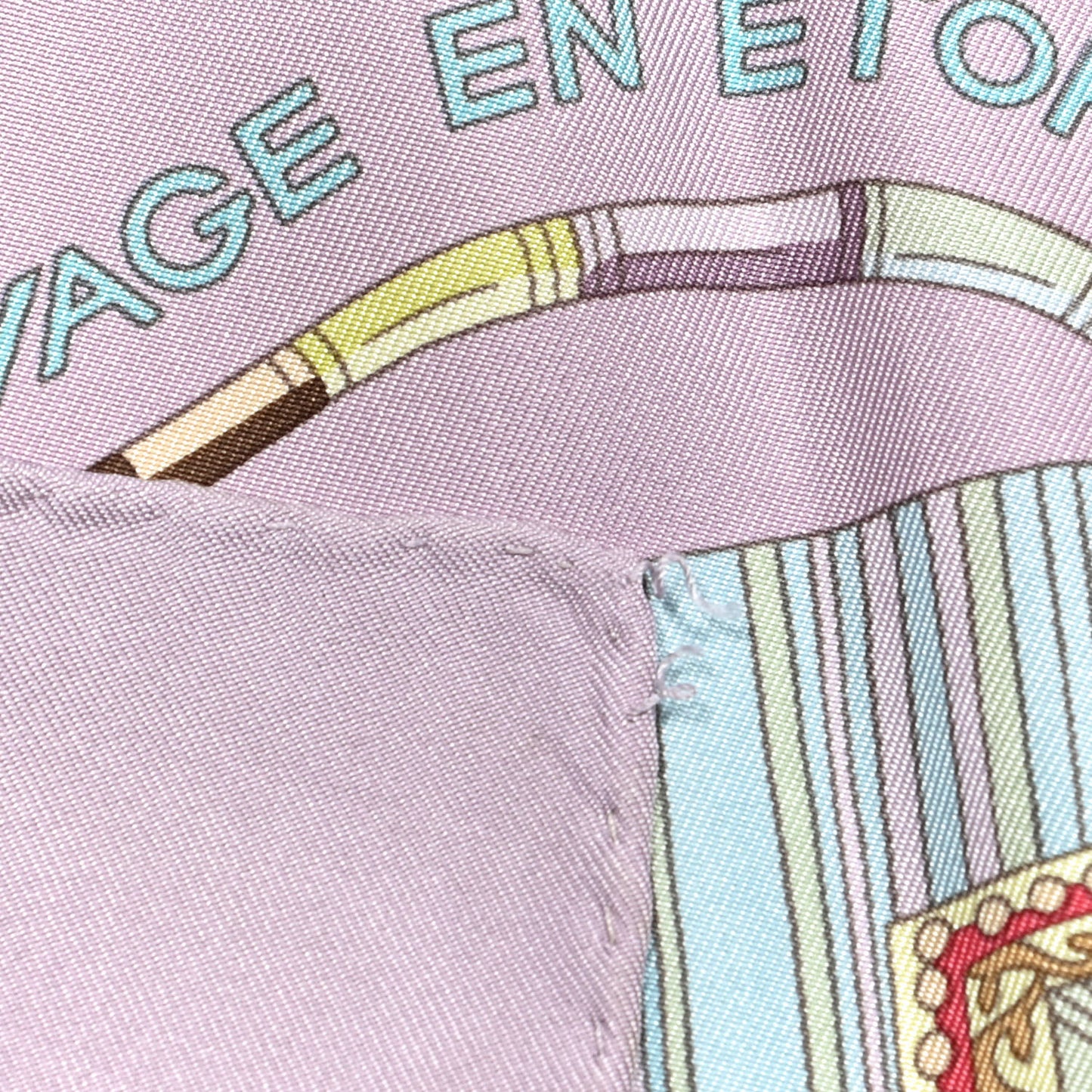Silk Voyage En Etoffes Scarf 90 Rose Pale Saumon Jaune Pale