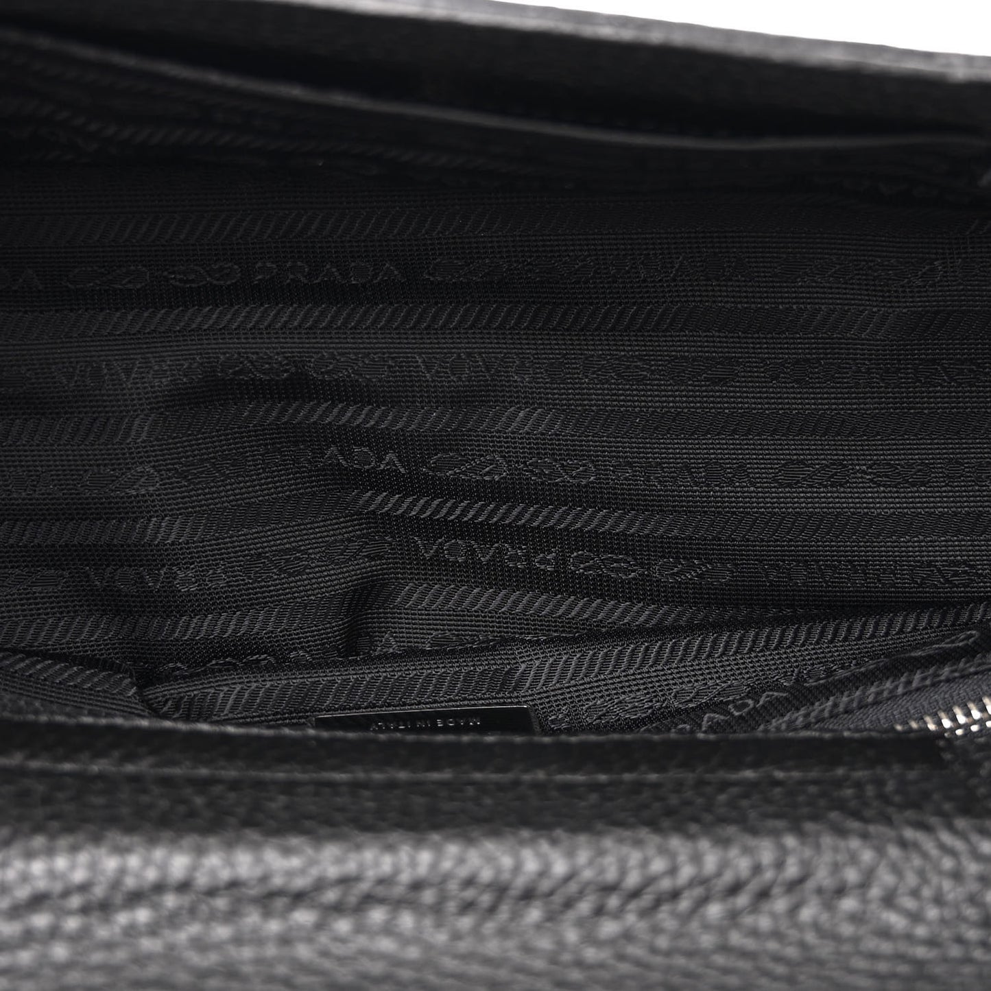 Vitello Daino Steel Handle Clutch Black