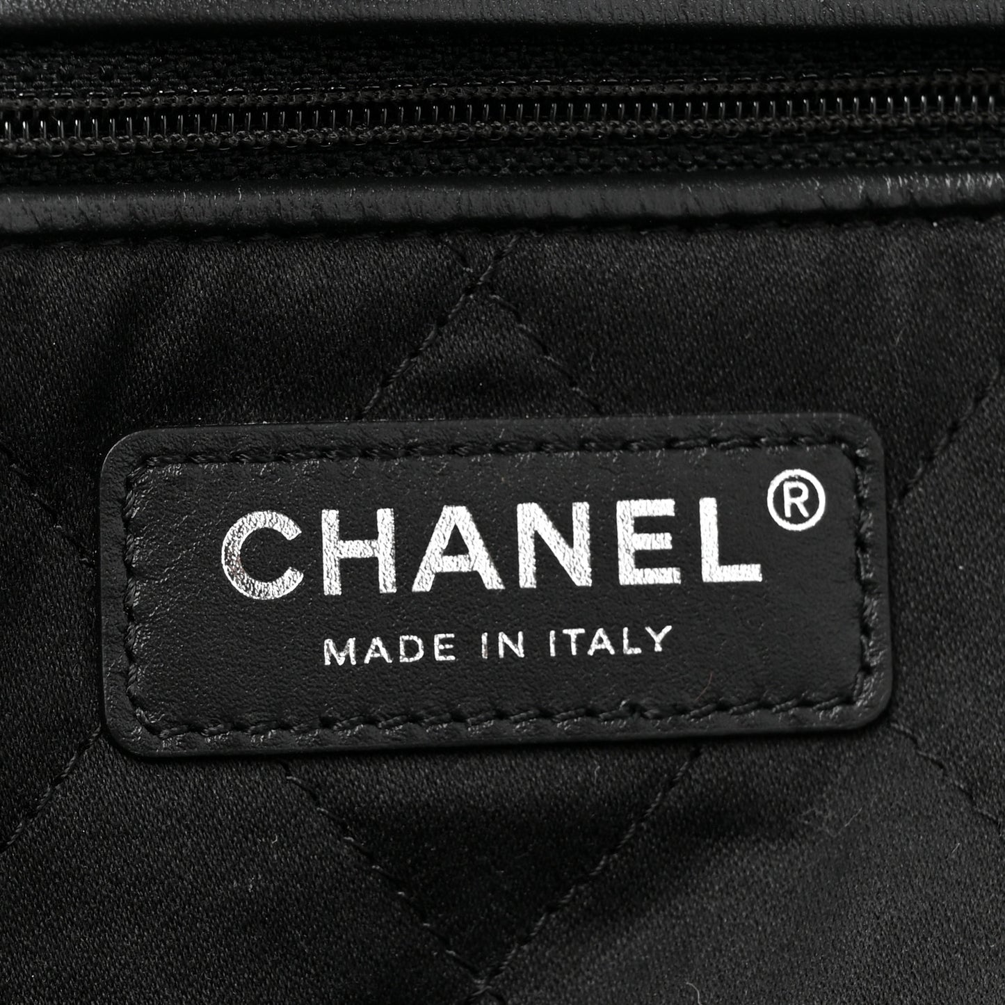 Shiny Calfskin Quilted Small Chanel 22 So Black