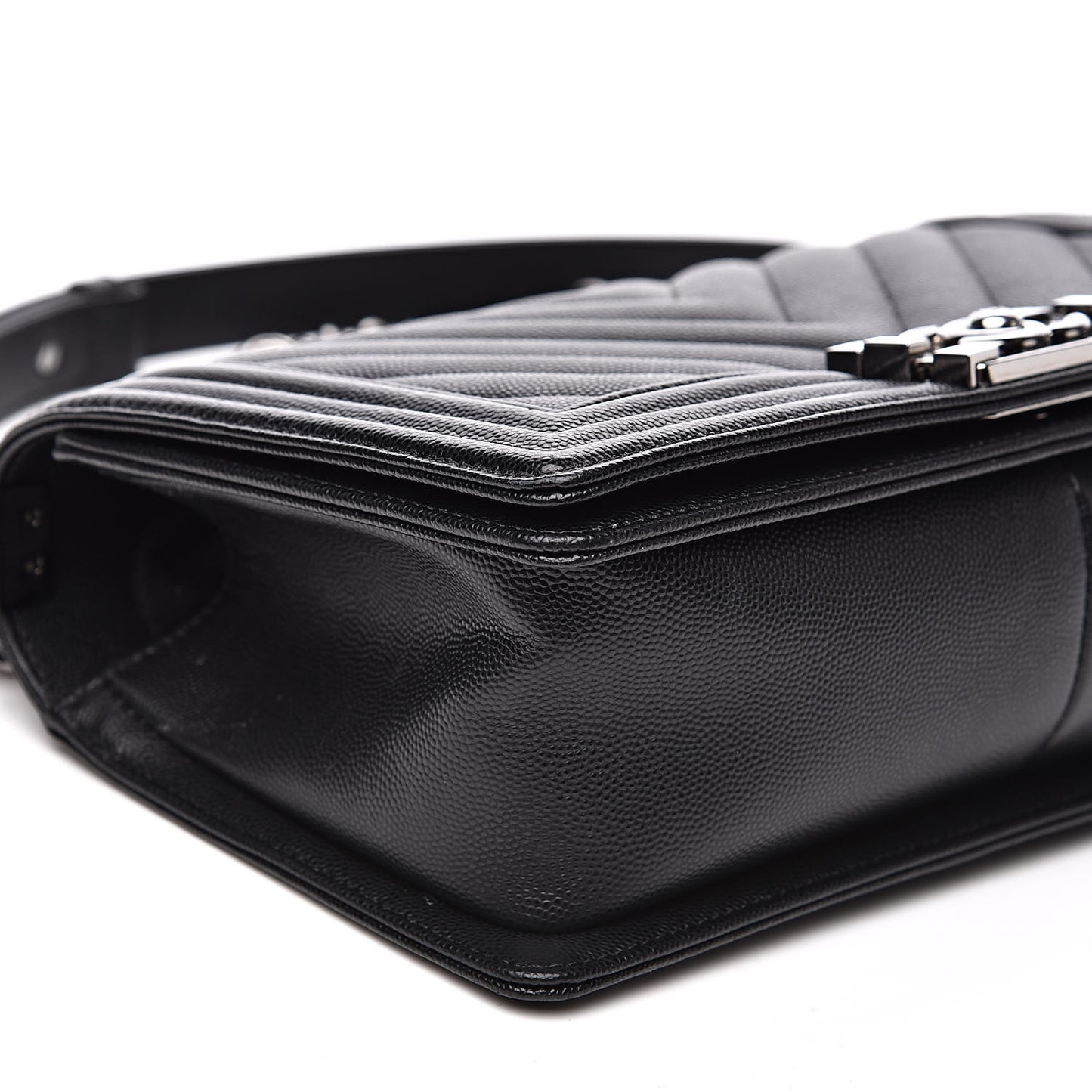Caviar Chevron Quilted Medium Boy Flap Black