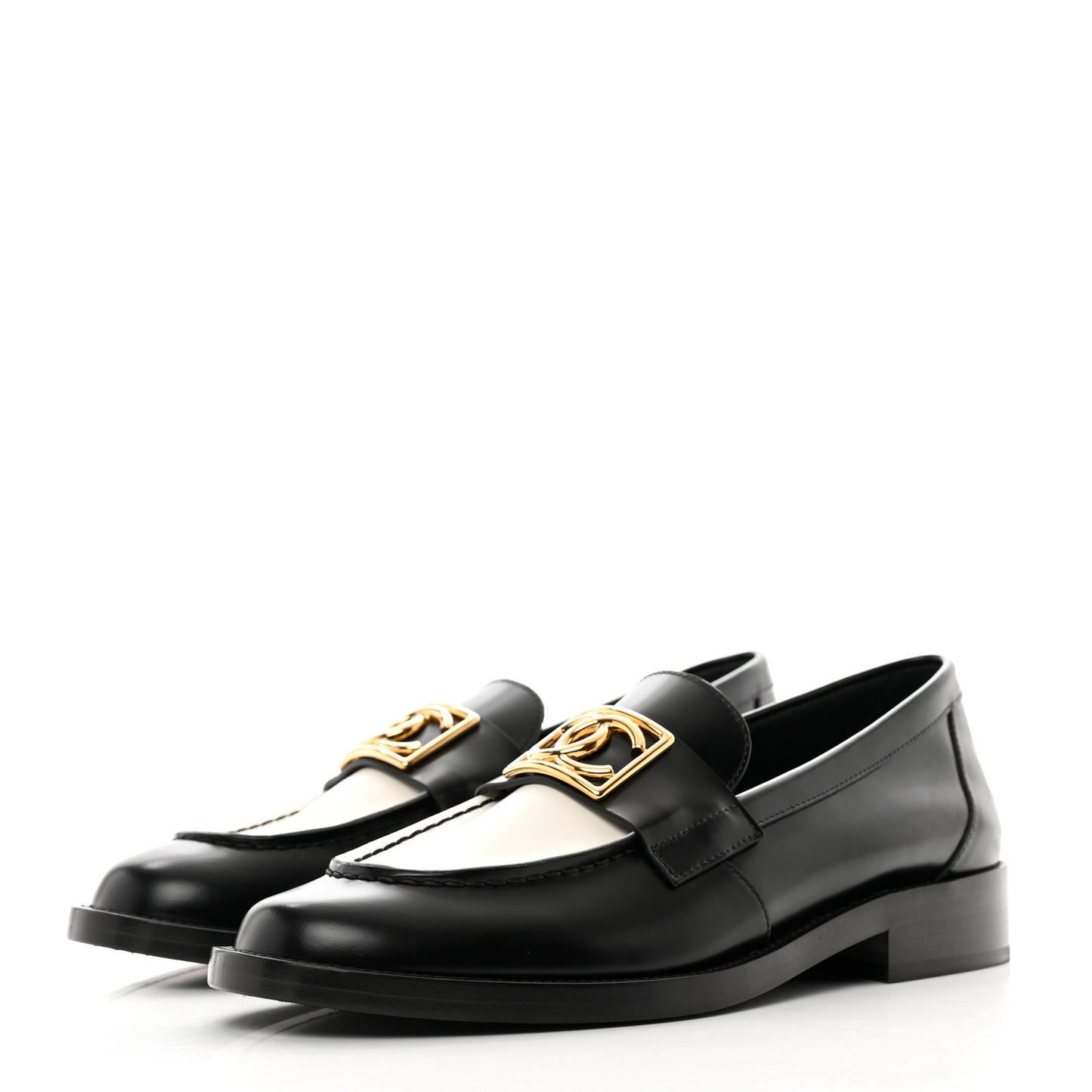 Shiny Calfskin CC Loafers 40 Black White