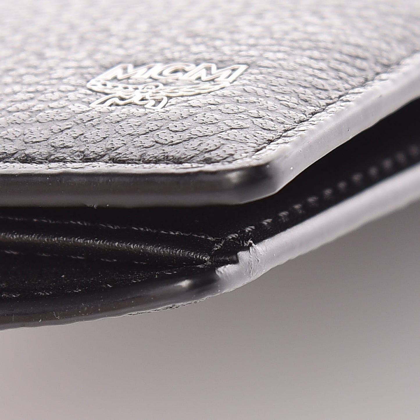 Calfskin Bifold Long Wallet Black