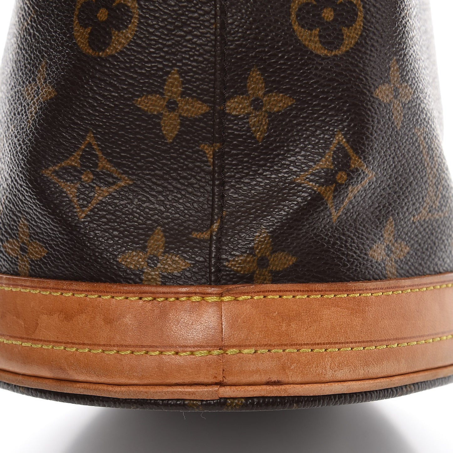 Monogram Petit Bucket 23
