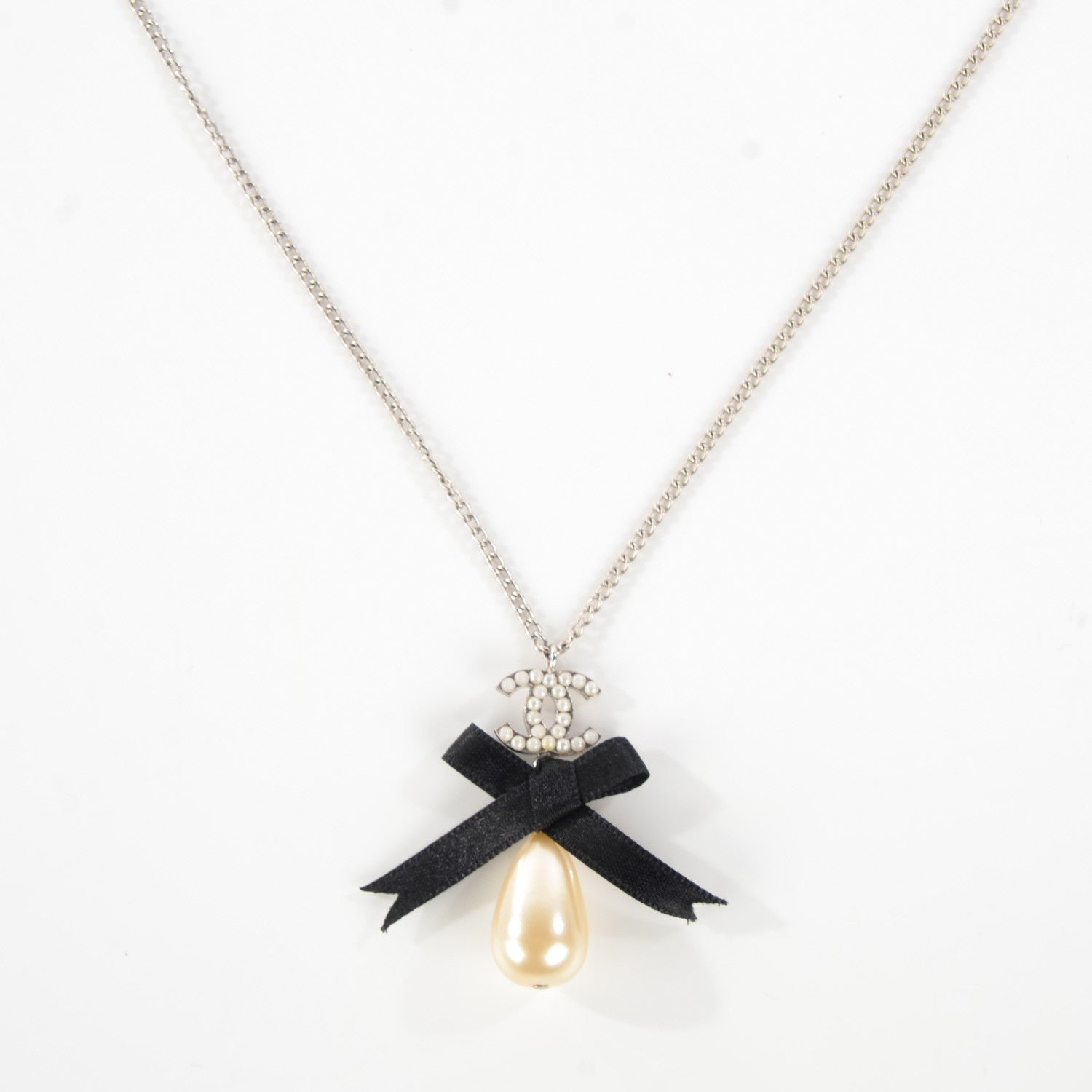 Chanel Pearl Ribbon CC Bow Necklace Black 3 of 6