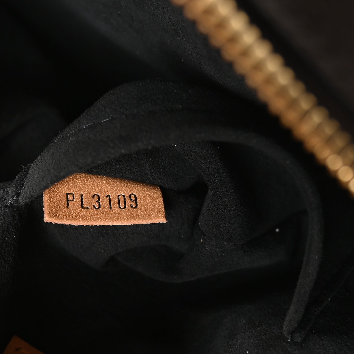 Reverse Monogram Giant Boite Chapeau Souple