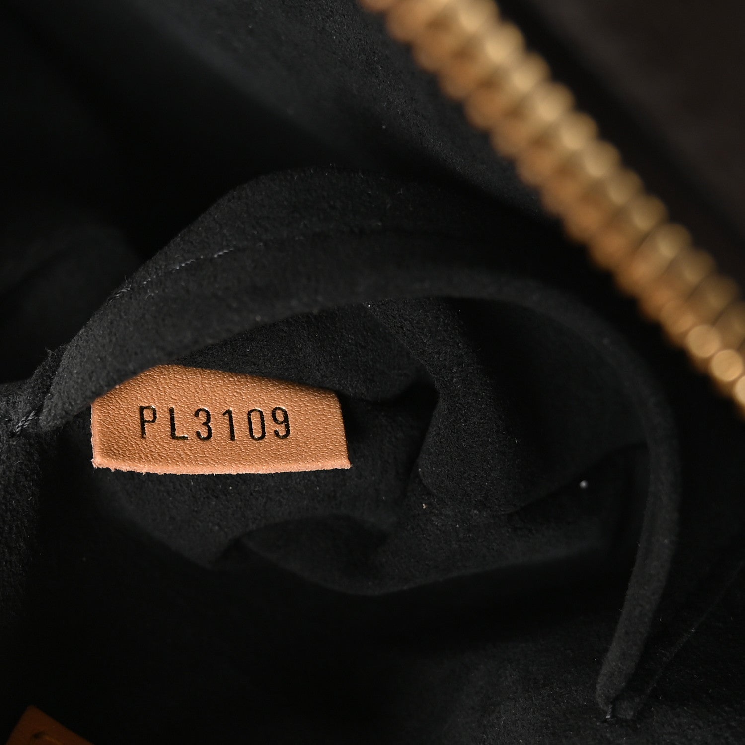 Louis Vuitton Reverse Monogram Giant Boite Chapeau Souple 7 of 11