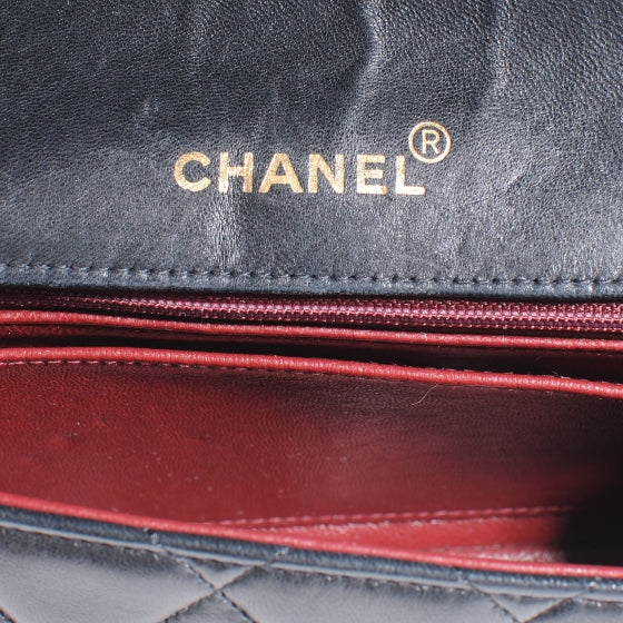 Lambskin Medium Single Flap Black