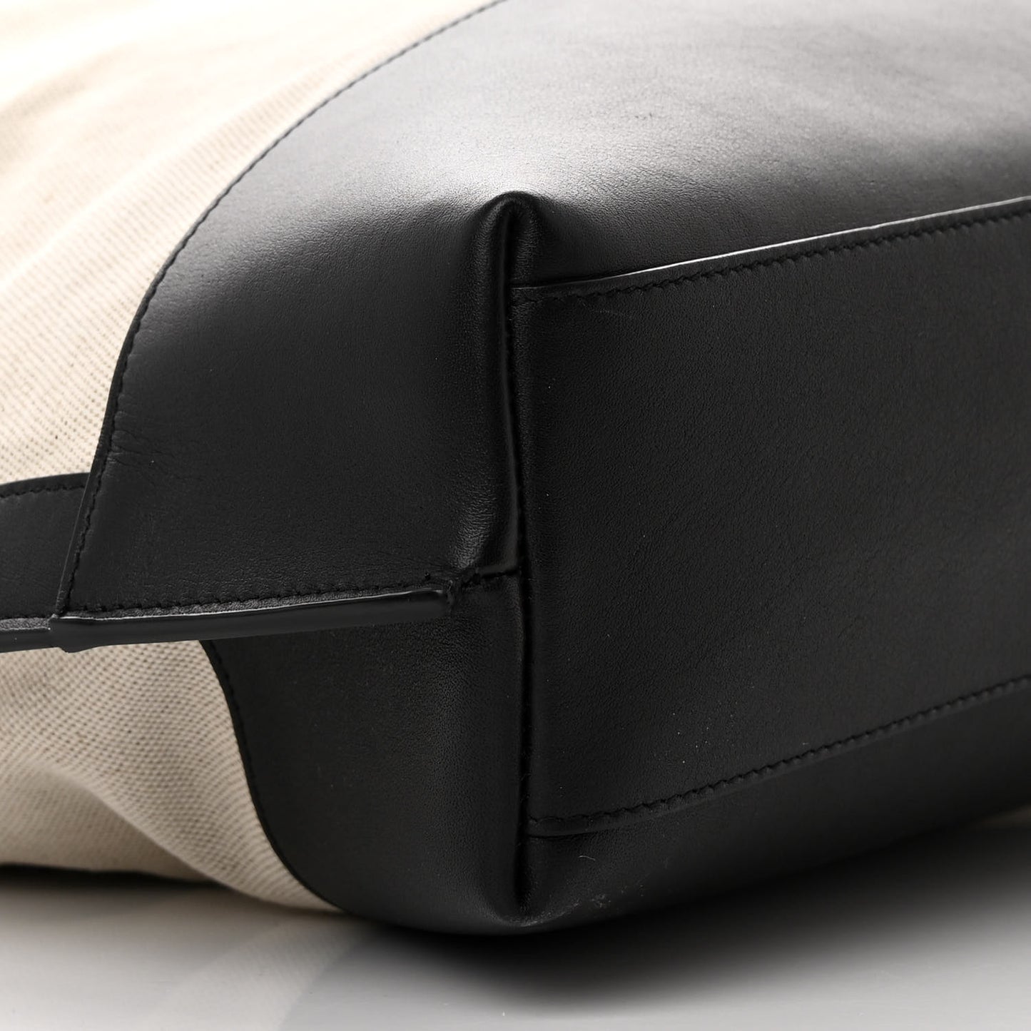 Canvas Calfskin Tag Hobo White Black