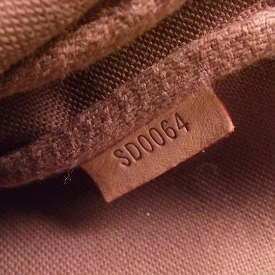 Monogram Pochette