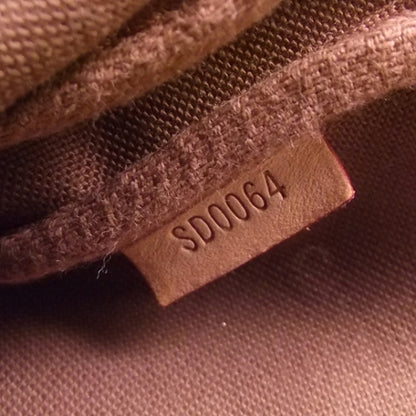 Louis Vuitton Monogram Pochette 7 of 8