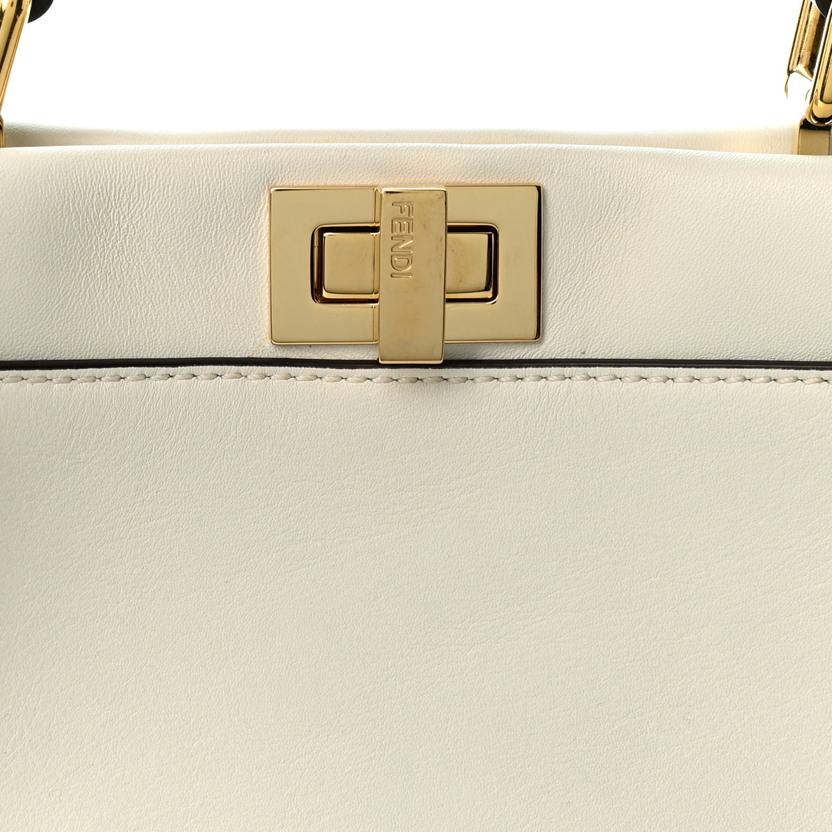 Vitello Seta Canvas FF Mini Peekaboo Iconic Satchel Uovo Sigaro Marrone
