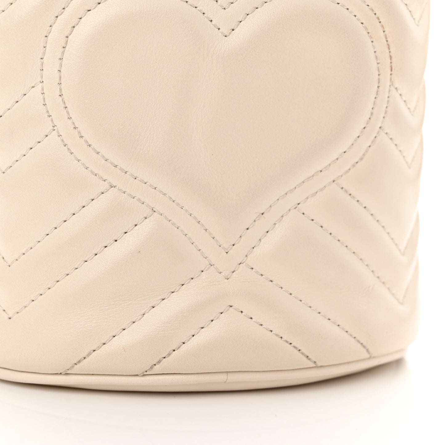 Calfskin Matelasse Mini GG Marmont 2.0 Bucket Bag White