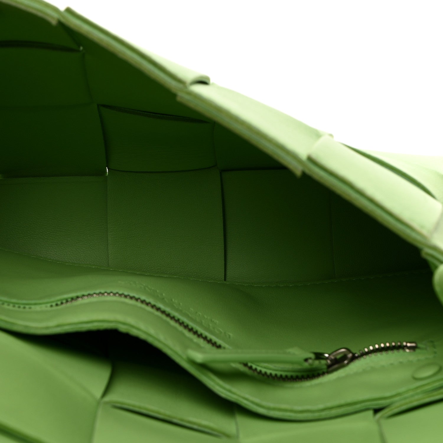 Bottega Veneta Lambskin Maxi Intrecciato Cassette Crossbody Bag Pistachio 5 of 10