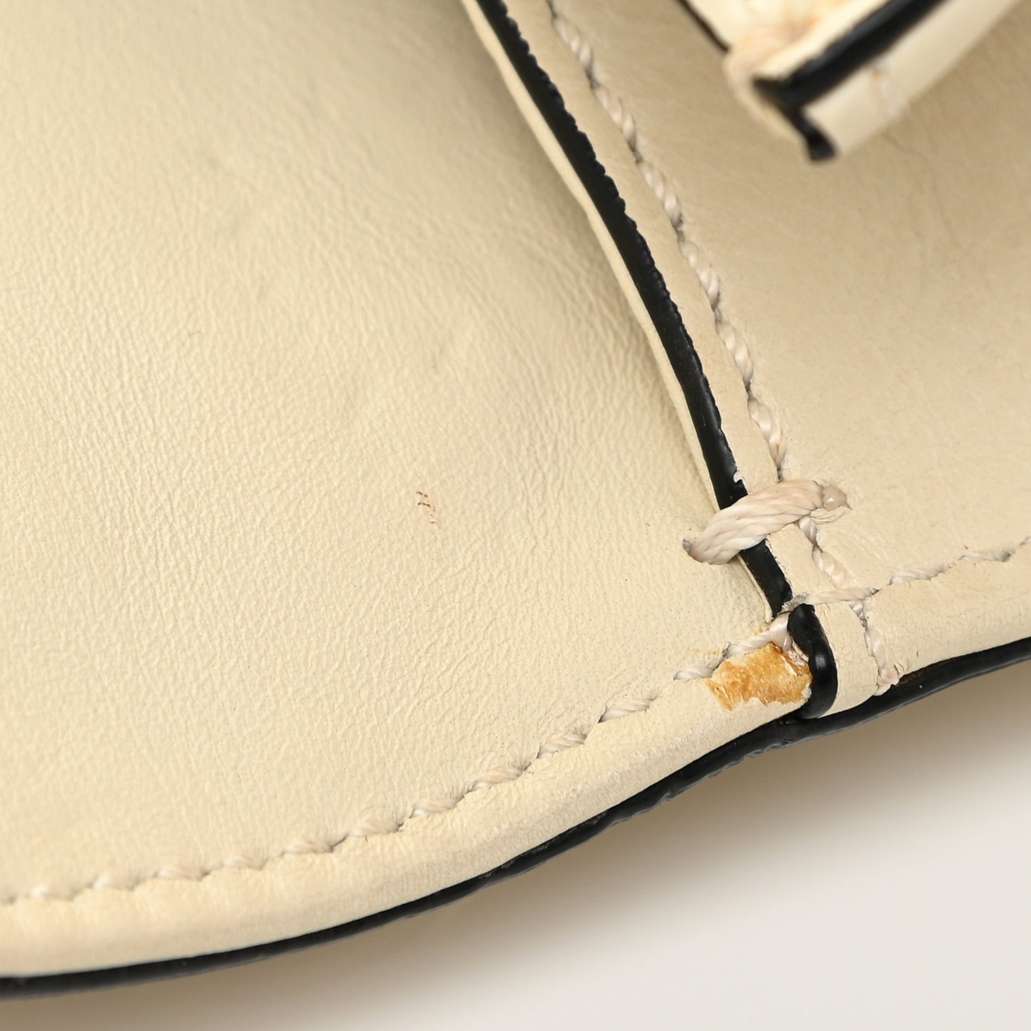 Vitello Medium Glam Lock Rockstud Flap Light Ivory
