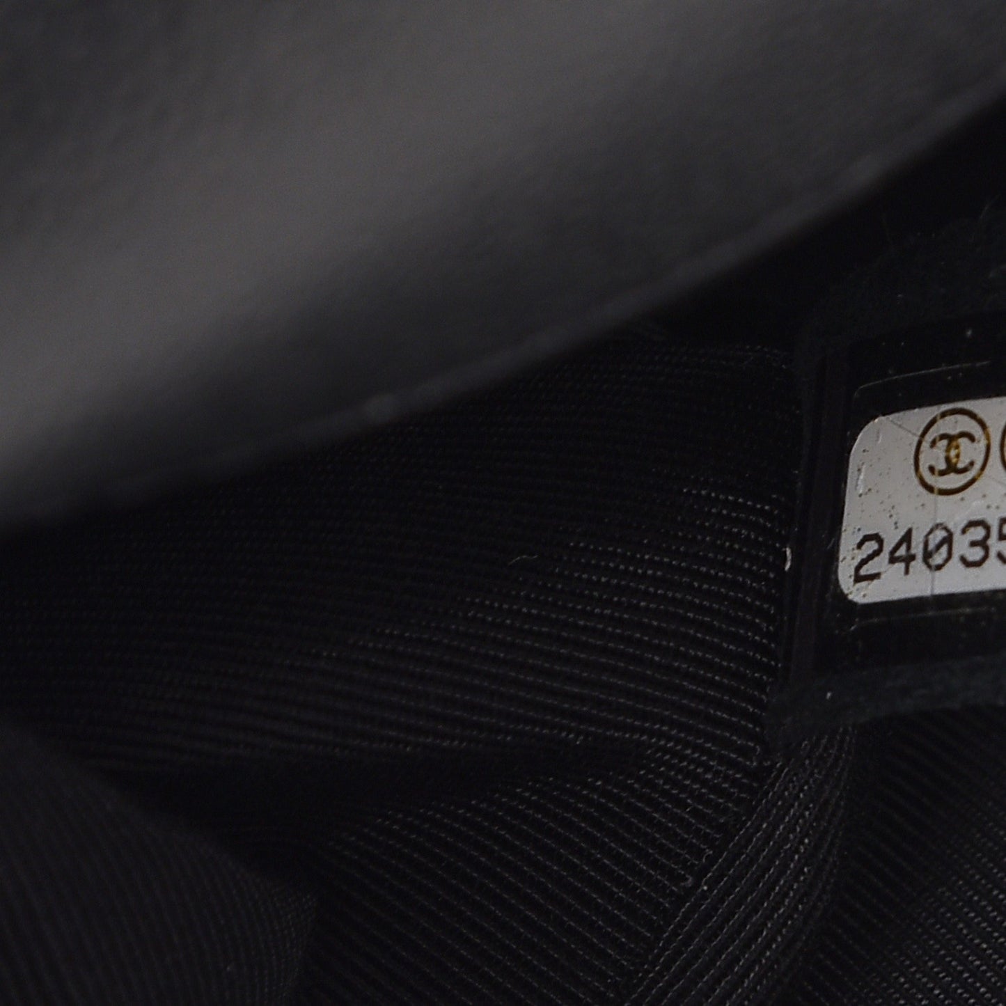 Caviar Quilted Medium Boy Flap So Black