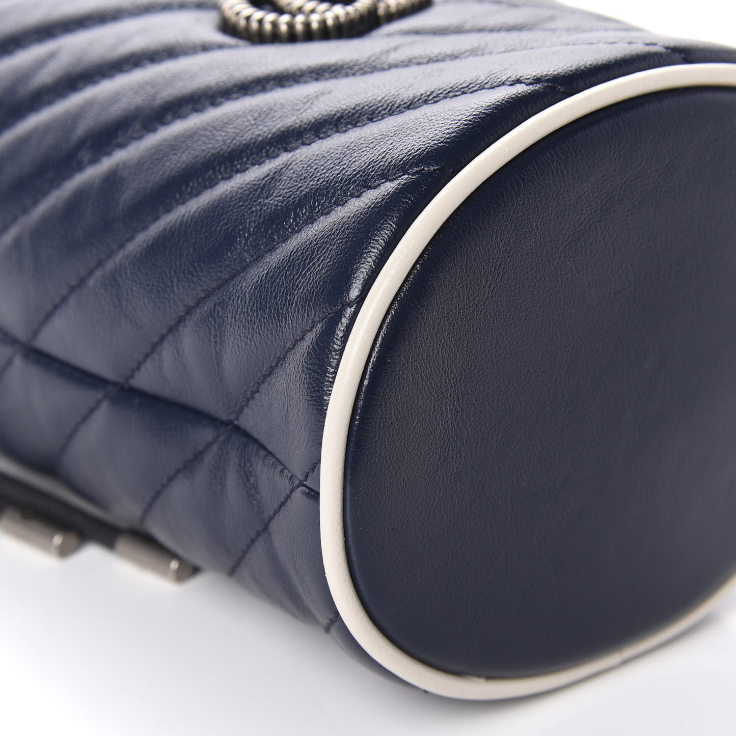 Vintage Effect Calfskin Matelasse Diagonal Mini Torchon GG Marmont 2.0 Bucket Bag Blue Agata Mystic White