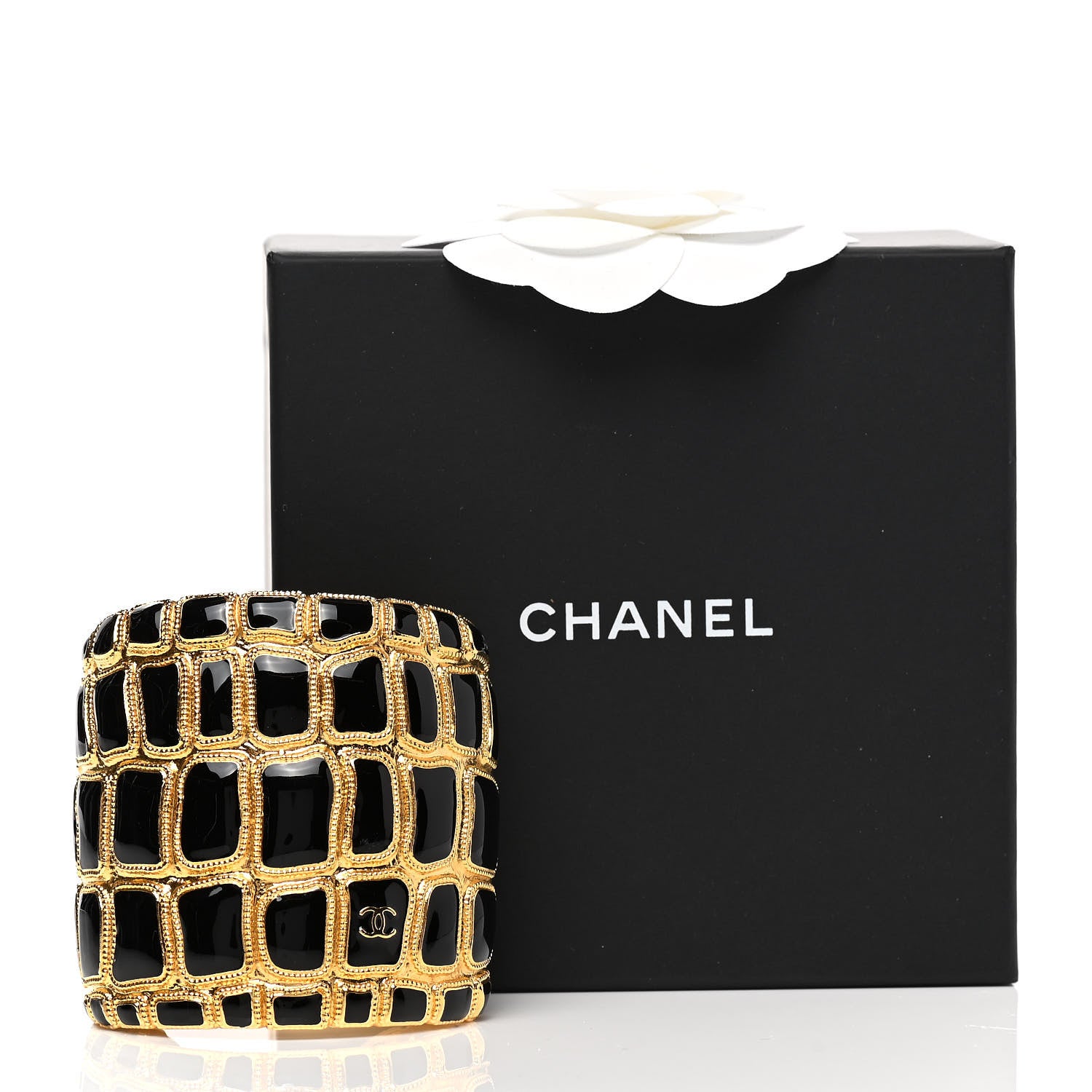 Chanel Resin Metal Along The Nile CC Cuff Black Gold 5 of 5