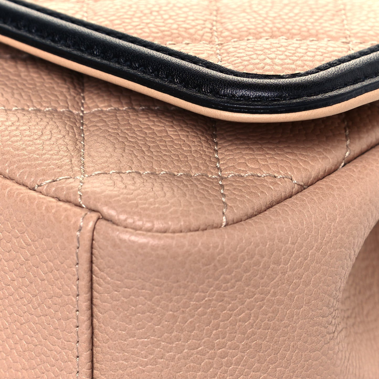 Caviar Quilted Medium CC Filigree Flap Beige Black