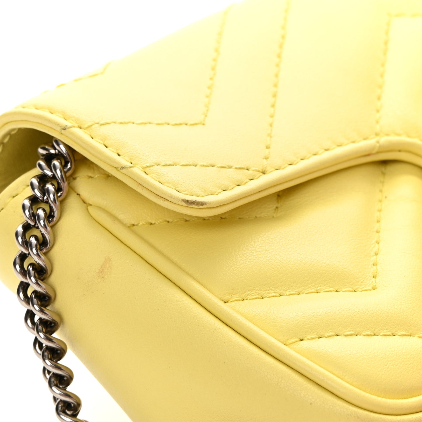Calfskin Matelasse Super Mini GG Marmont Shoulder Bag Banana