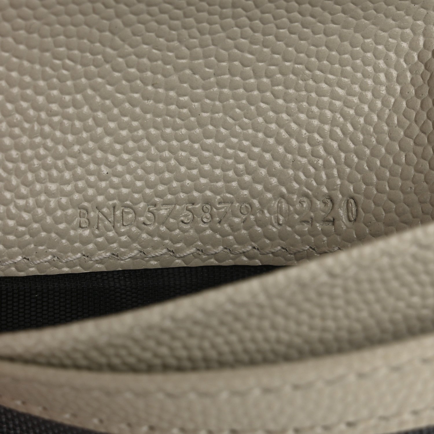 Saint Laurent Grain De Poudre Matelasse Chevron Monogram Zipped Card Case Crema Soft 7 of 15