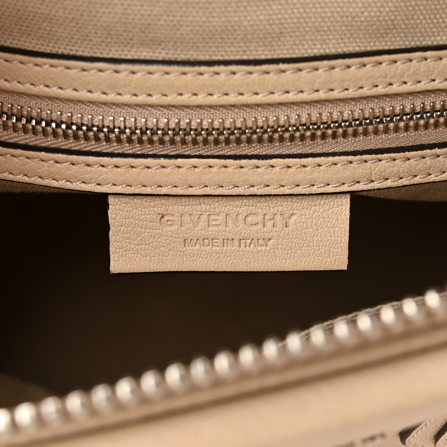 Sugar Goatskin Small Antigona Light Beige