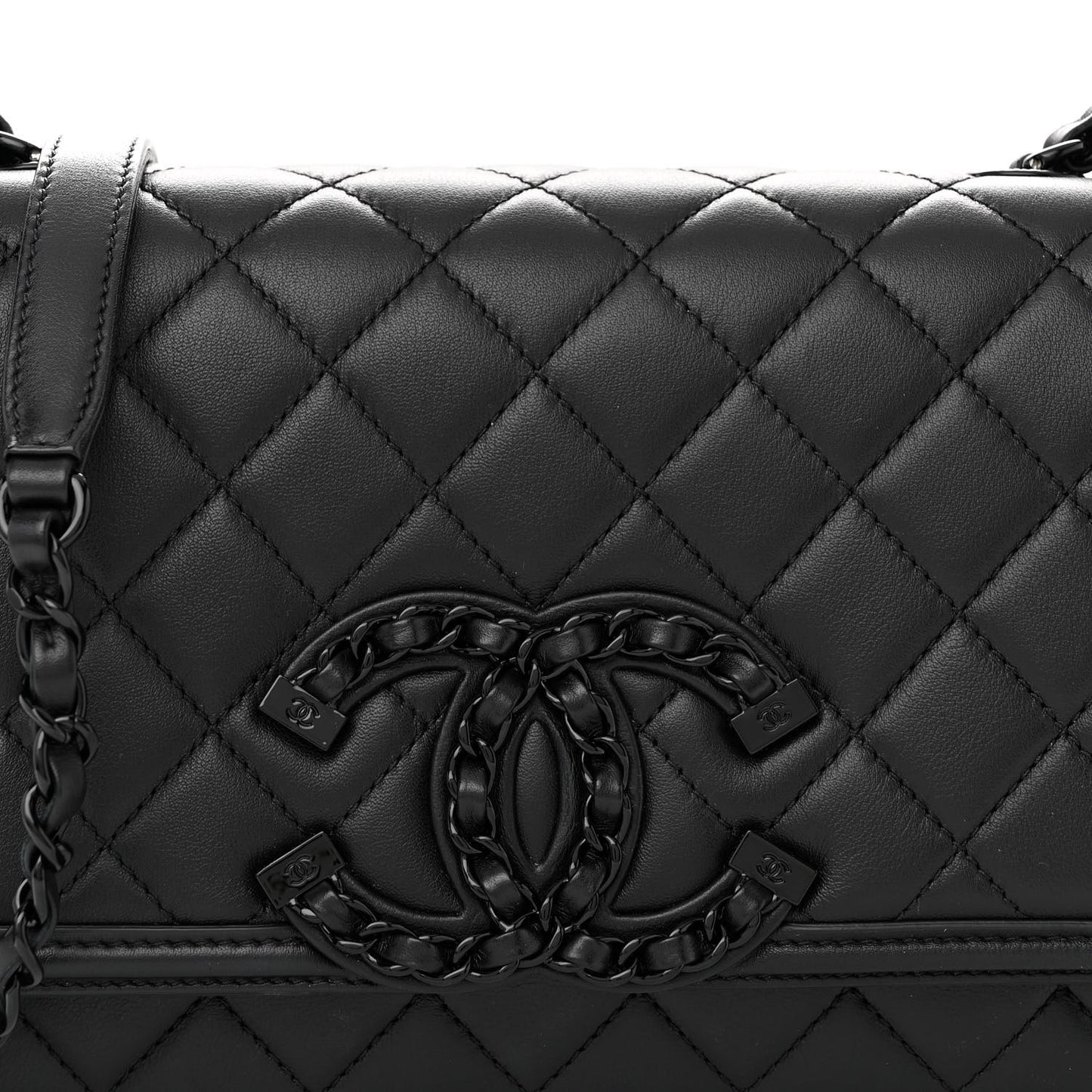 Lambskin Quilted Medium CC Filigree Flap Black