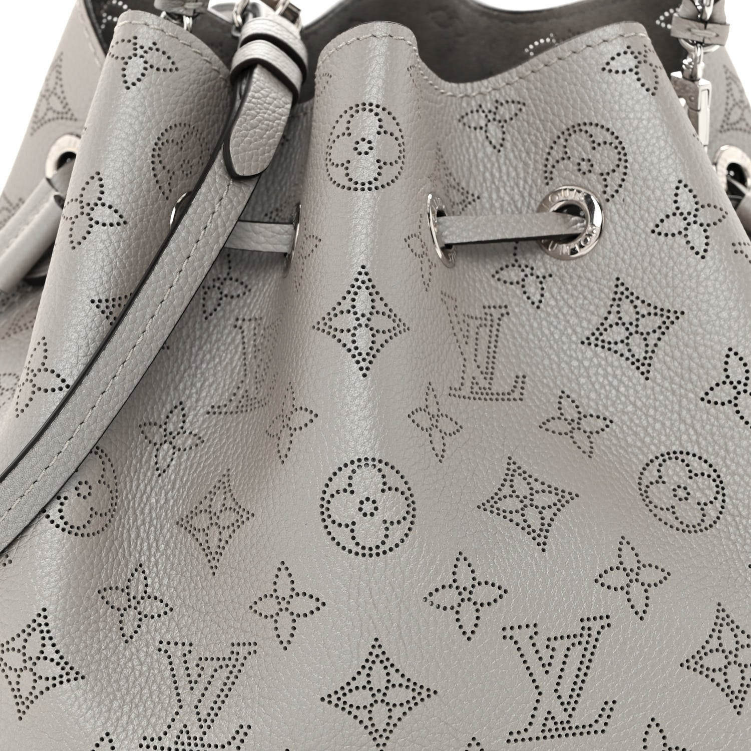 Louis Vuitton LOUIS VUITTON Metallic Mahina Bella Gris Souris 7 of 9