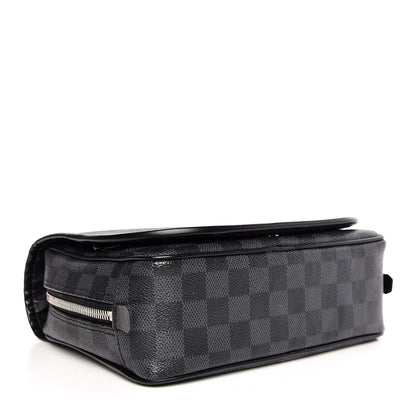 Louis Vuitton Damier Graphite Hanging Toiletry Kit 4 of 9