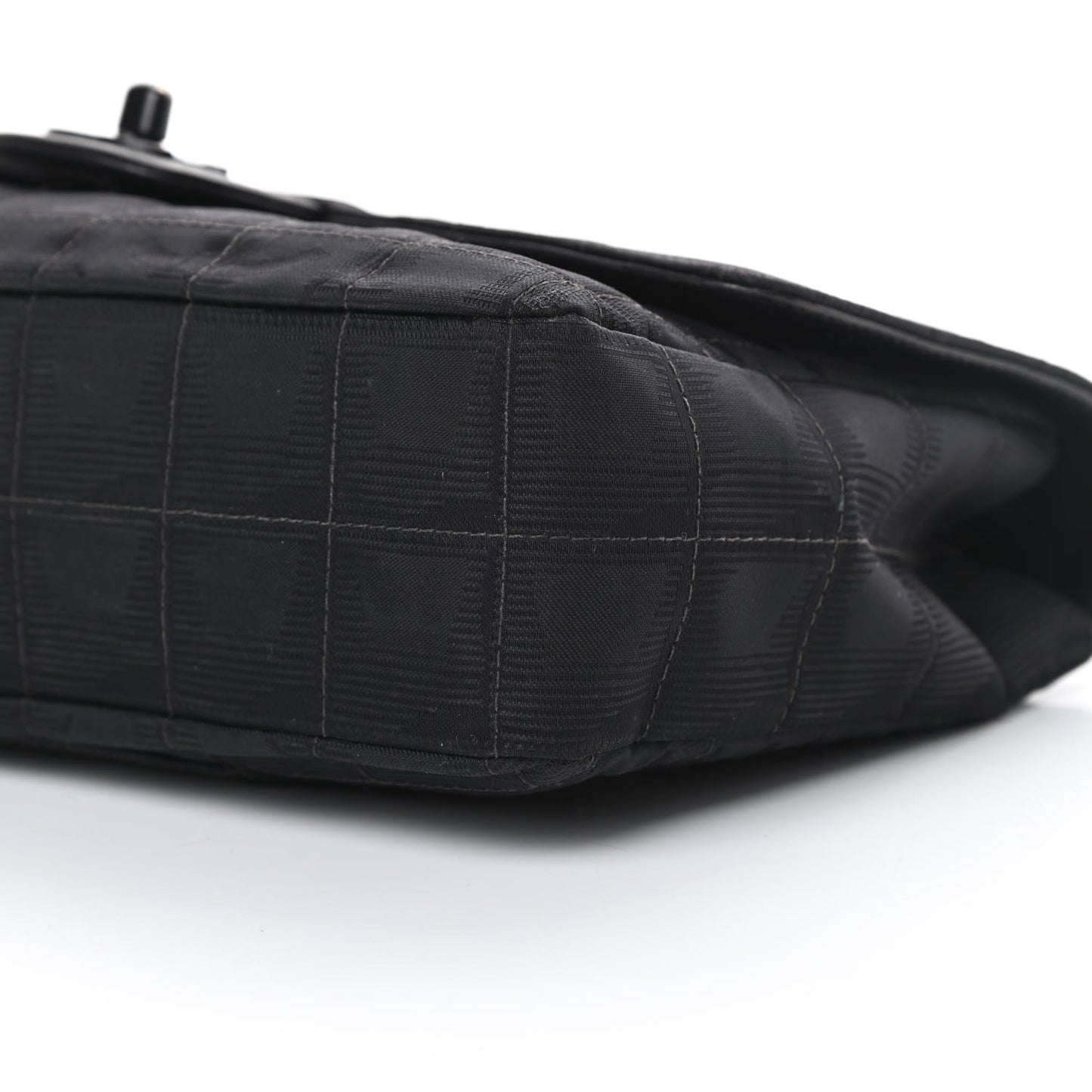 Nylon Medium Travel Flap Black