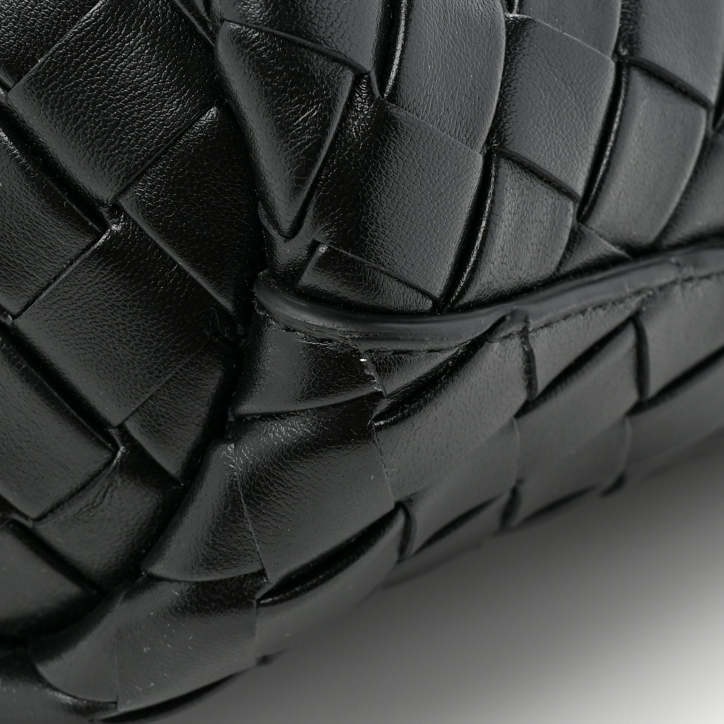 Calfskin Intrecciato Picnic Black