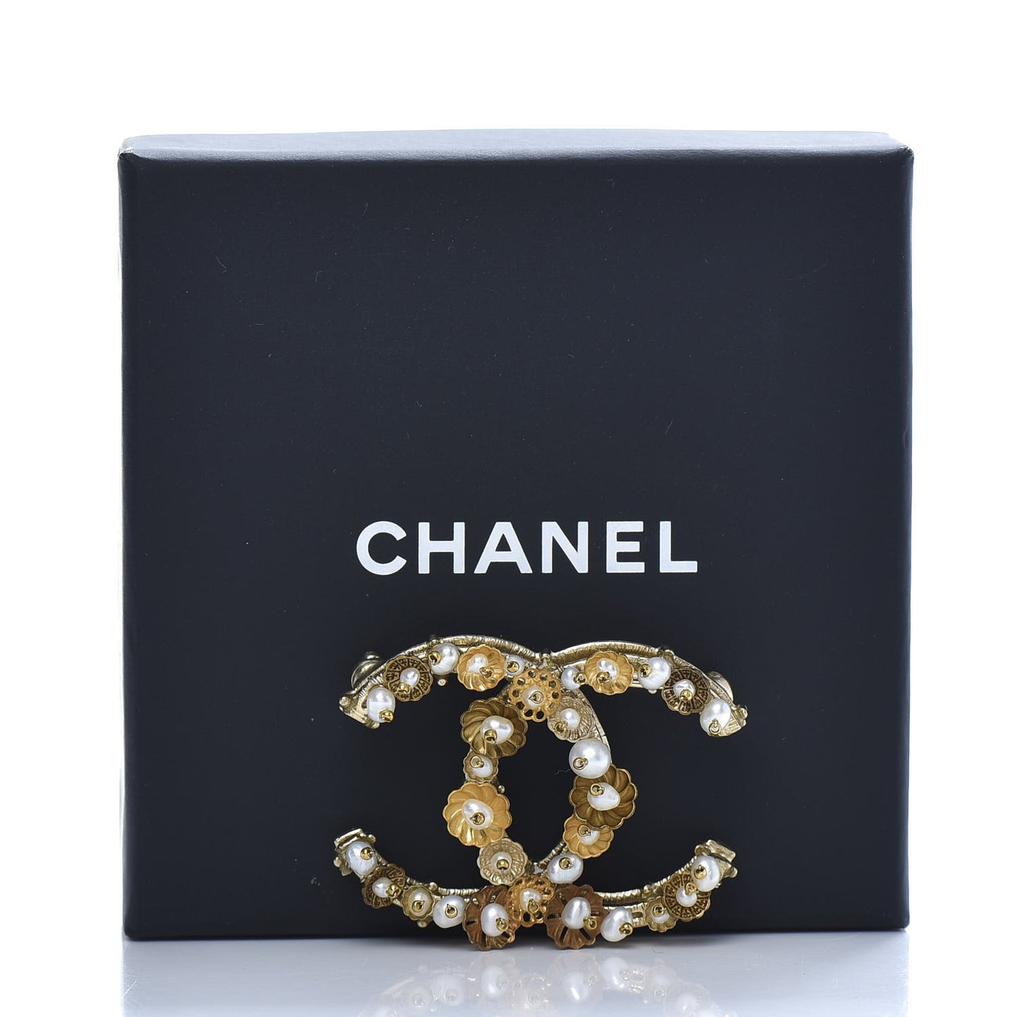 Pearl CC Brooch Gold