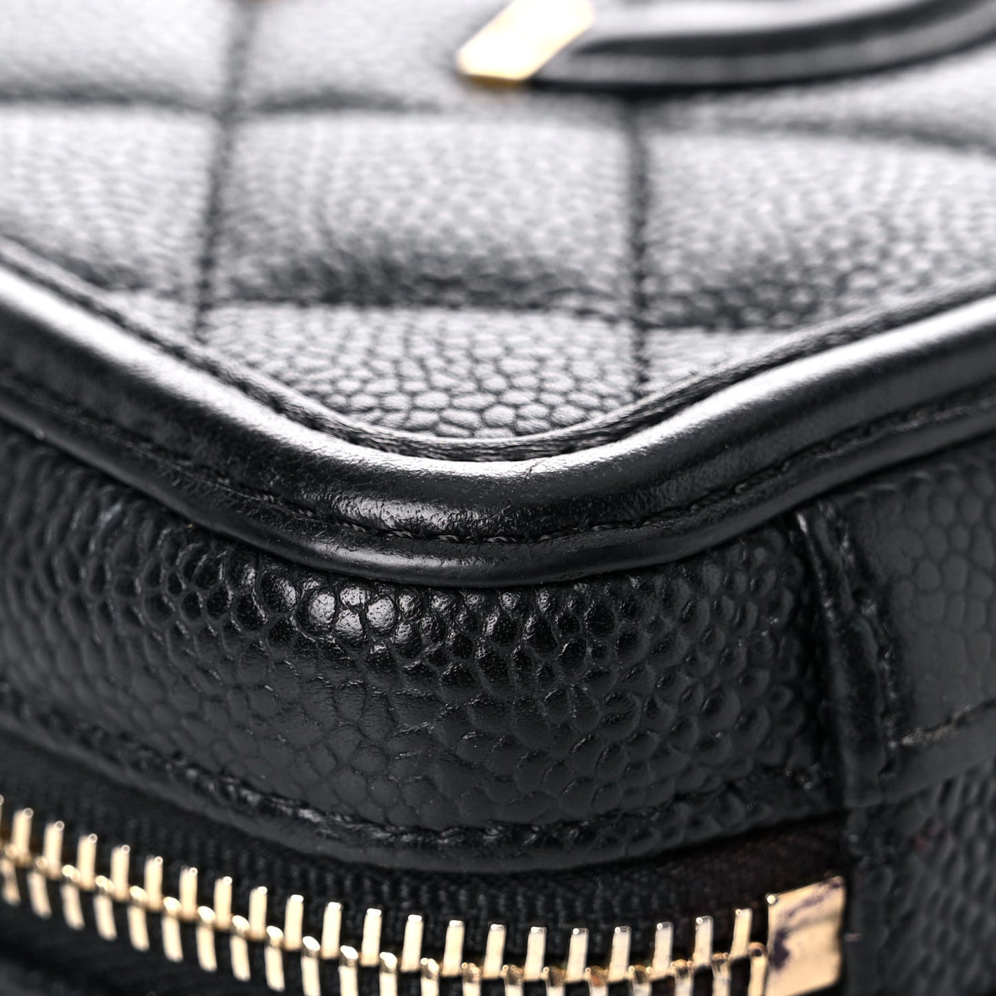 Caviar Quilted Small CC Filigree Vanity Case Black