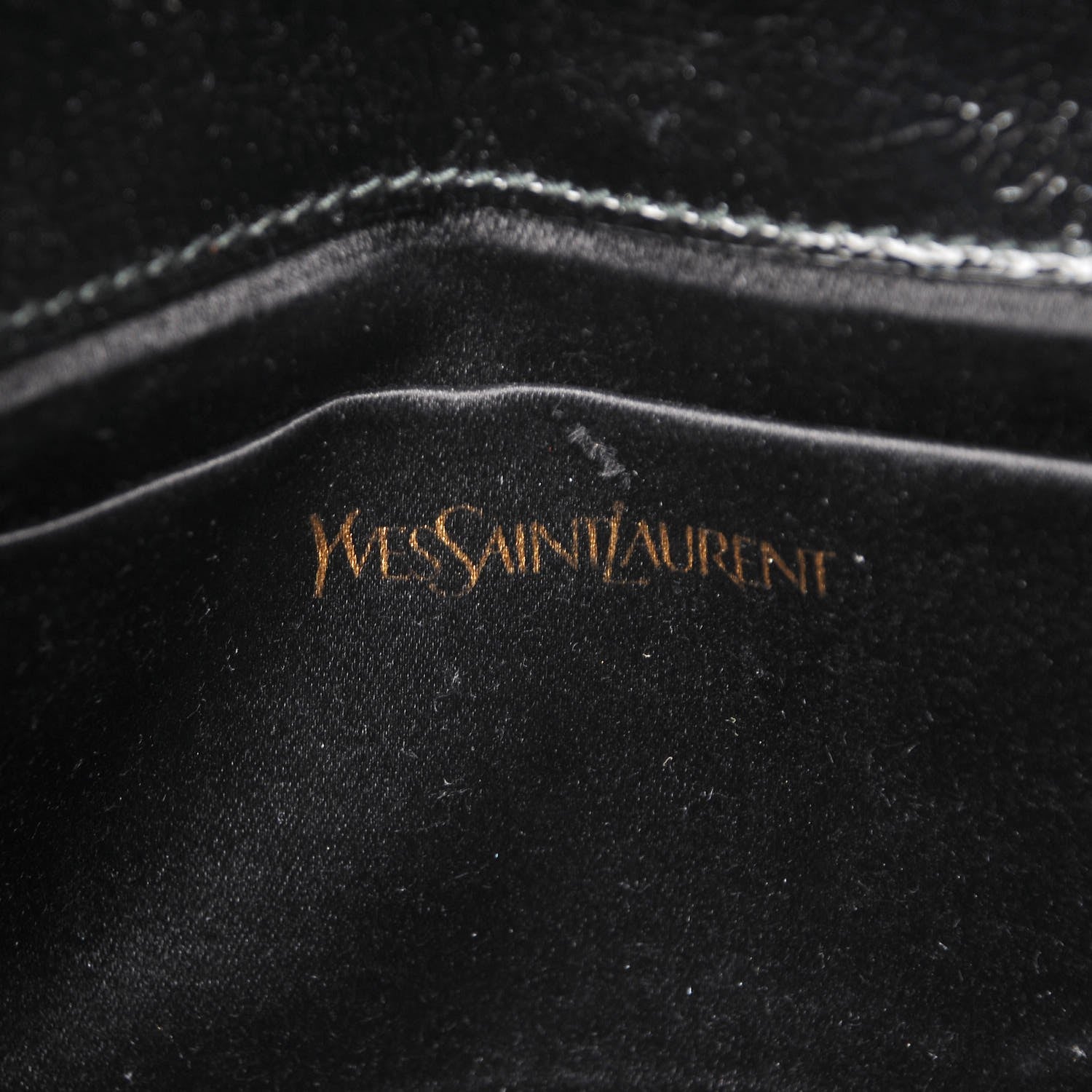 Saint Laurent Textured Patent Monogram Small Belle De Jour Clutch Black 6 of 7