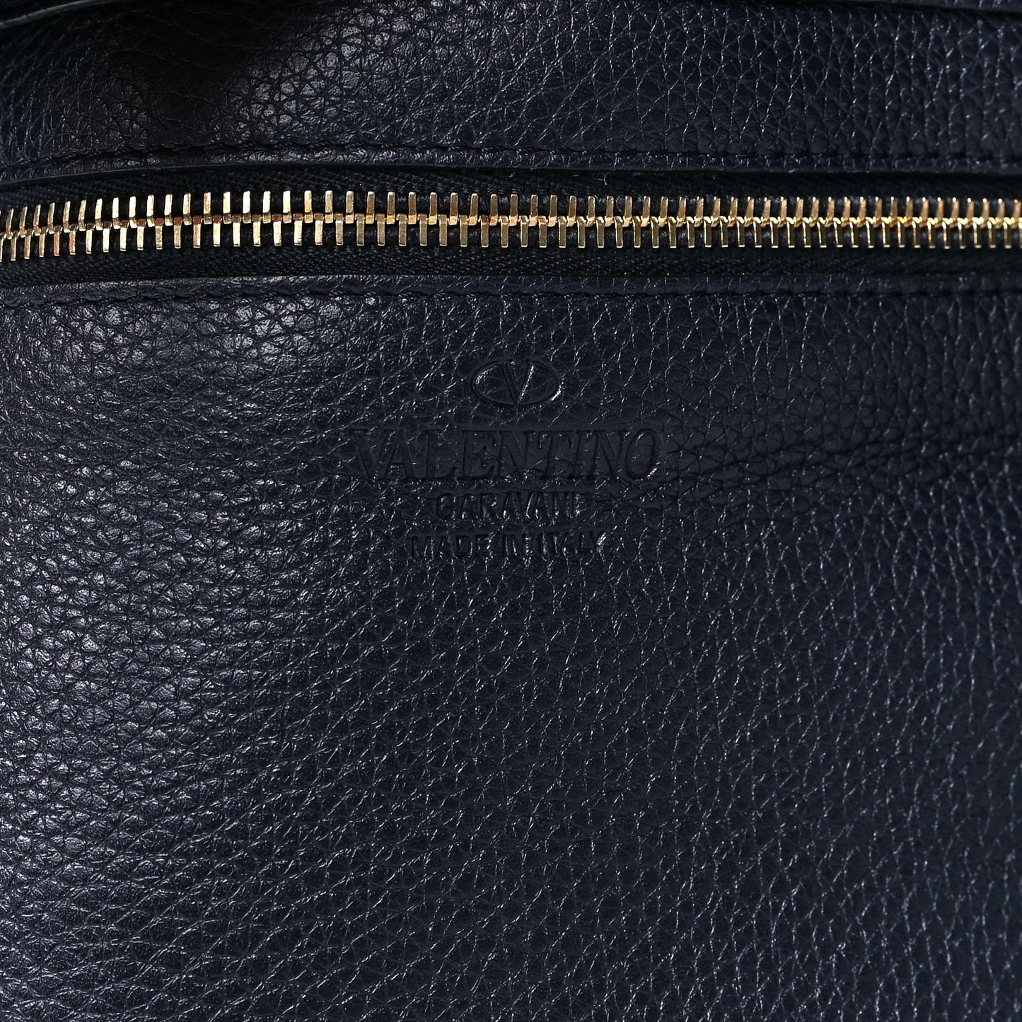 Pebbled Calfskin Medium Rockstud Tote Marine