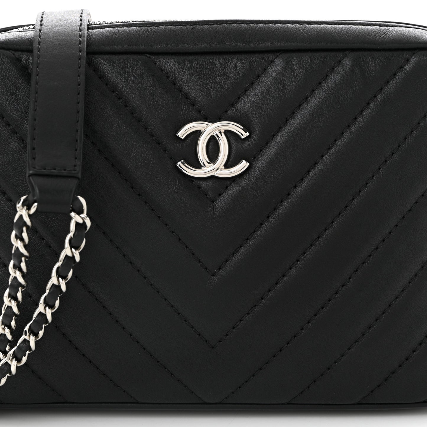 Lambskin Chevron Quilted Small Promenade Camera Black