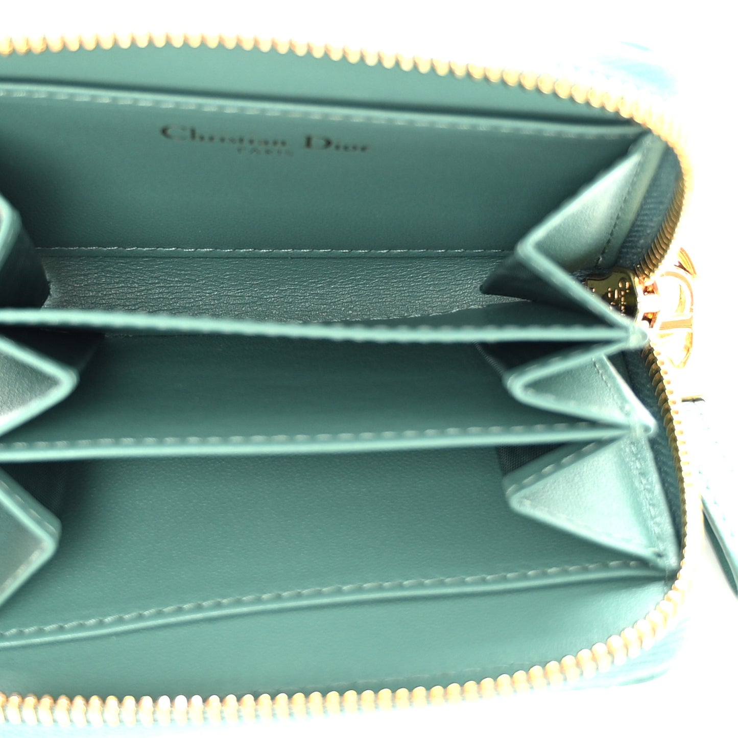 Grained Calfskin Supple Cannage Caro Compact Wallet Vert Tundra