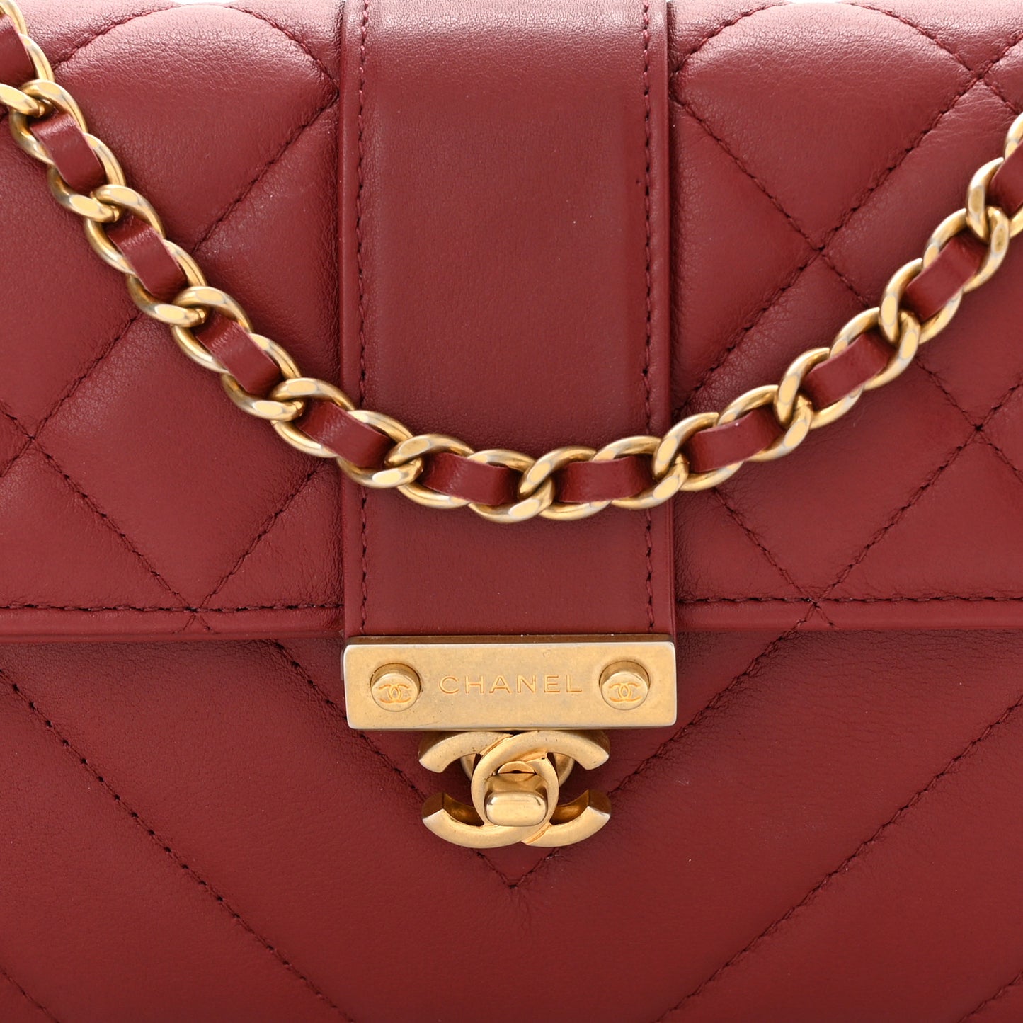Calfskin Quilted Chevron In The City Bag Wallet on Chain WOC Red